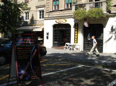 Cyber Cafe Xplorer